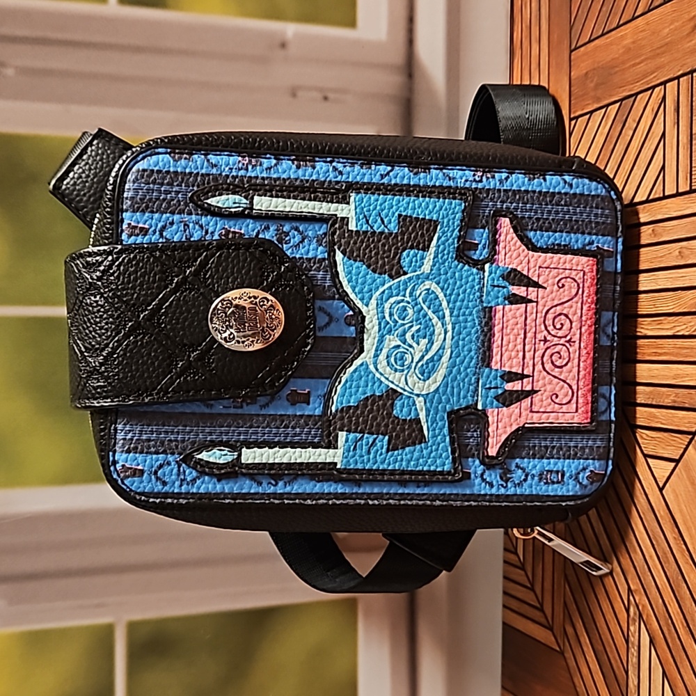 Disney's Haunted Mansion crossbody bag magnetic closure zipper inside pockets